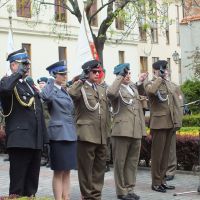 foto uroczystości przy obelisku na ulicy chmielnej 59763235_2319385071665349_6806210446060683264_n.jpg