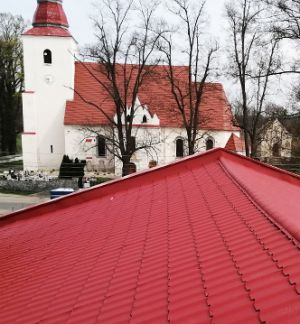 Dach na sali wiejskiej w Zamienicach