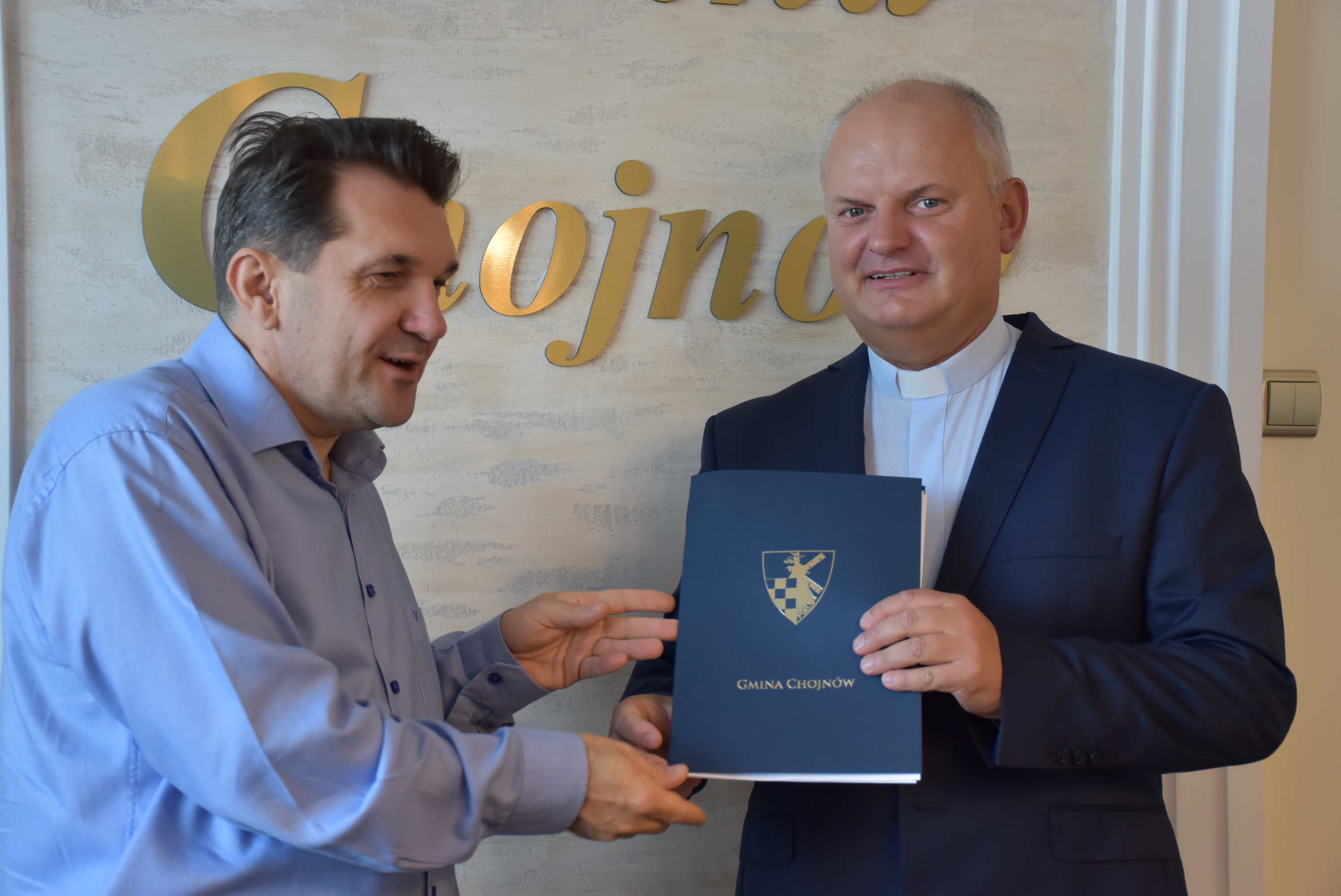 Gmina Chojnów podpisała umowy na remonty zabytkowych kościołów w Konradówce i Zamienicach